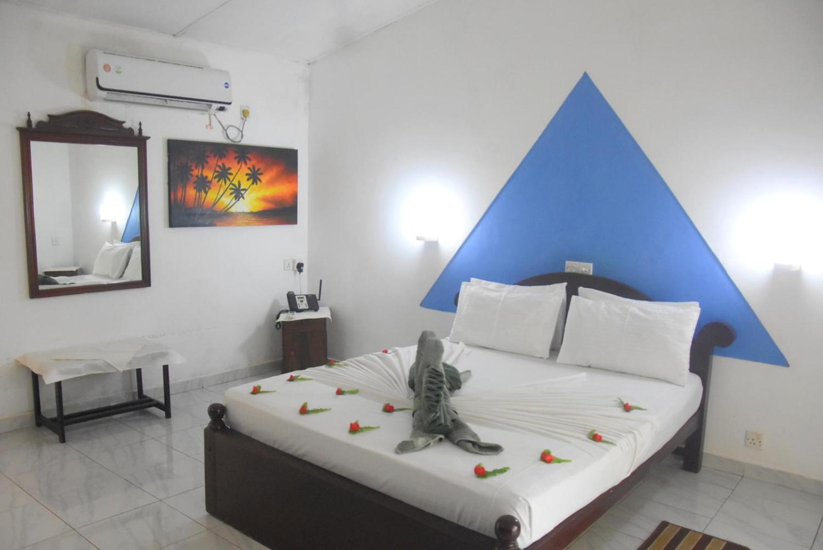 Aqua Pearl Bolgoda Lake Hotel Panadura Exterior photo